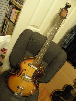 1960s Electric Guitar Prestige Violin-Shaped Hollow-Body