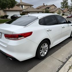 2017 KIA Optima