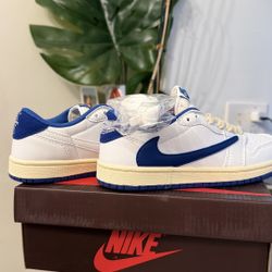 Nike BRAND NEW  Sneakers 