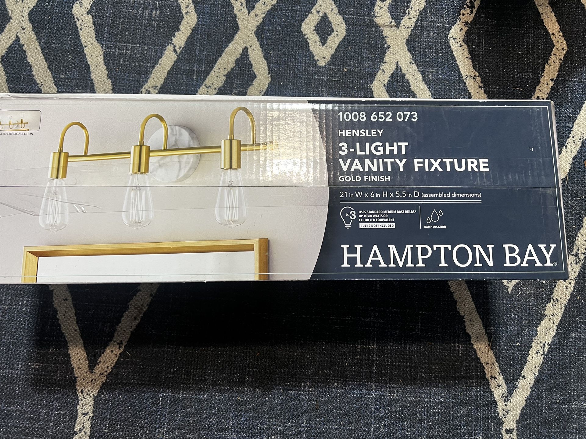 Hampton bay Light Fixture