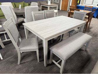 Gorgeous light gray table set