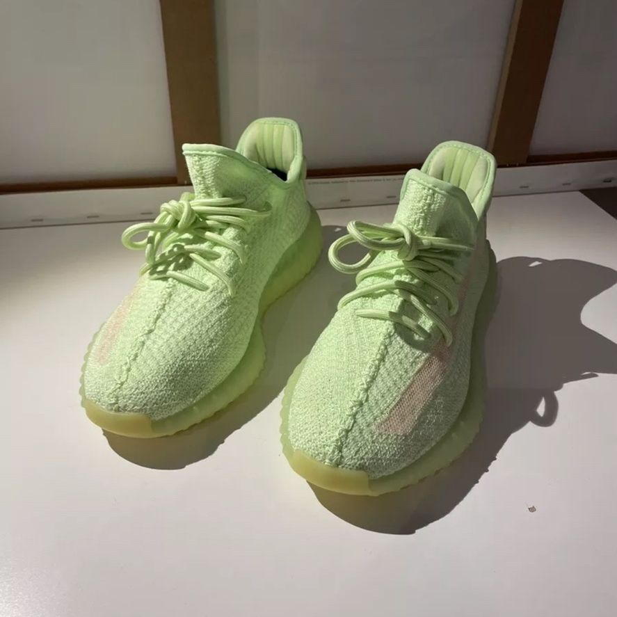 Yeezy Boost 350 V2 Glow Adidas Yeezy Boost Glow in the Dark Size 8.5