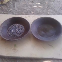 Antique Gold Prispecting Pans And Waffle Iron