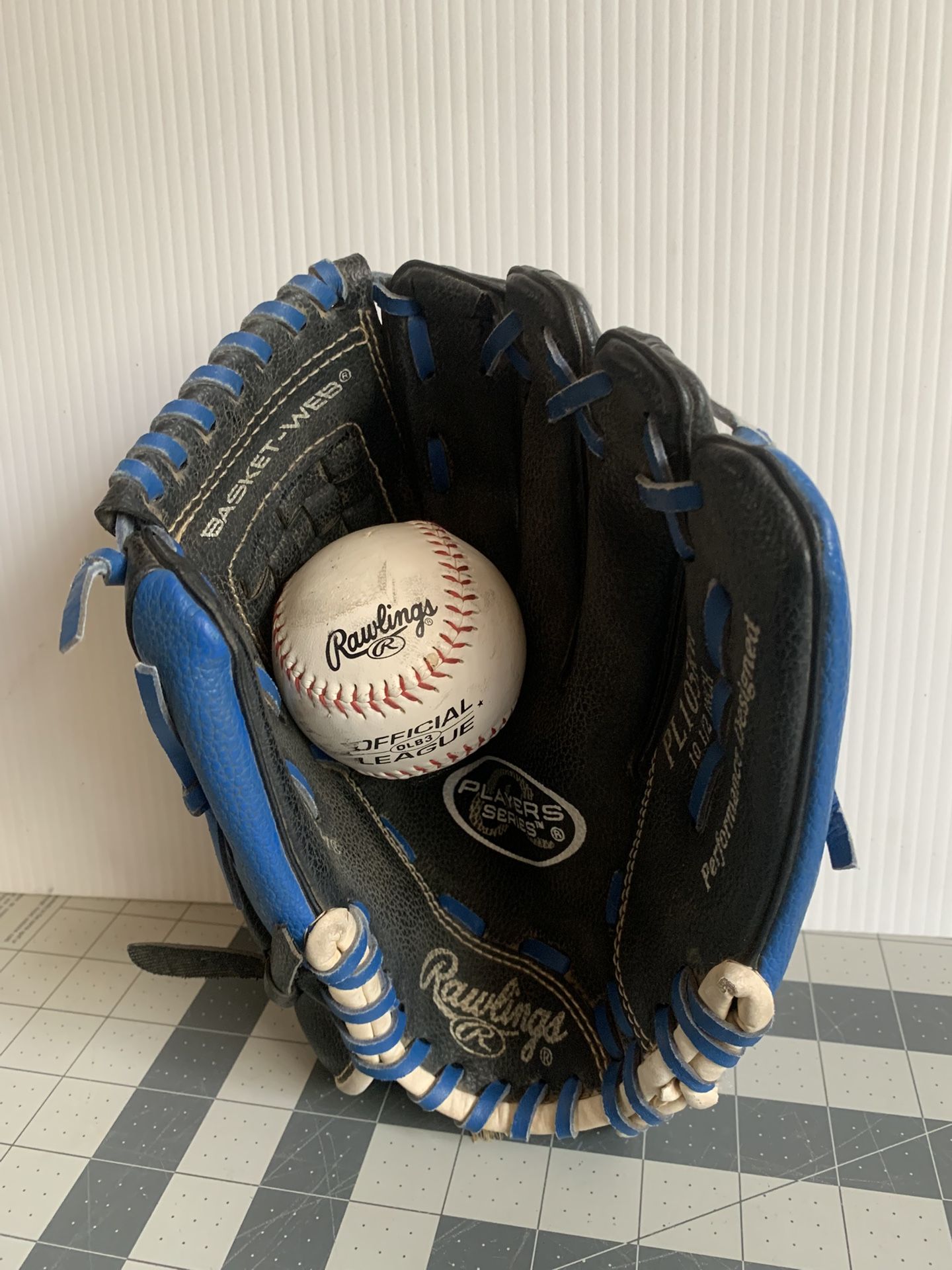 Rawlings 10 1/2 Inch Little League Baseball Glove