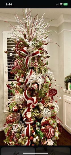 9ft Beatifull Christmas tree with lights