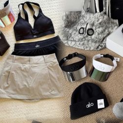 Alo Clothing 