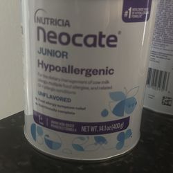 Baby formula Neocate Junior