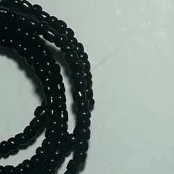 Eerie Black 🕷️