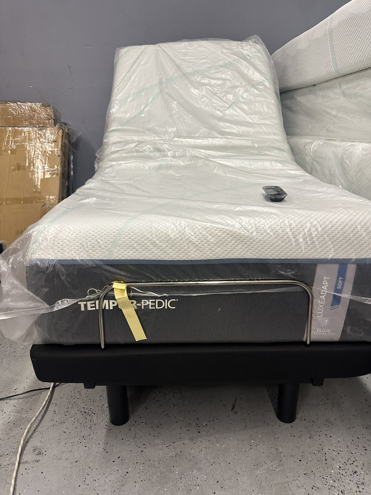Twin Xl Mattress & Adjustable Base ( Labor Day Sale!!)