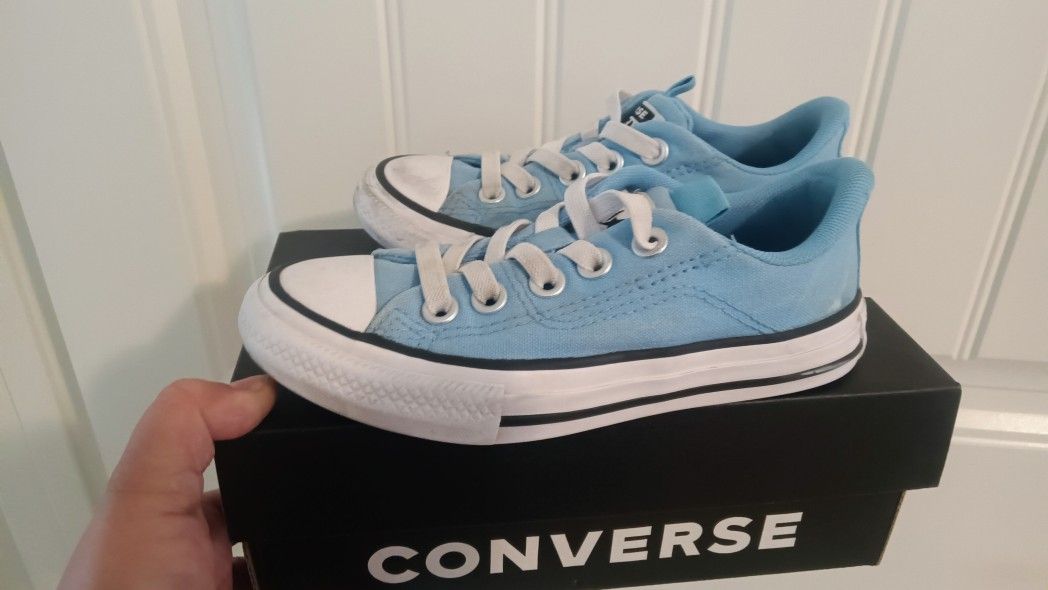 Girl Converse