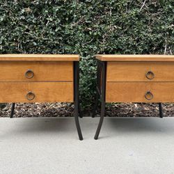 Pair of Mid Century Modern Style Nightstands/Side Table