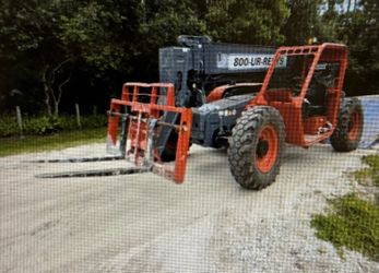 Telehandler 6000# 43’ Reach