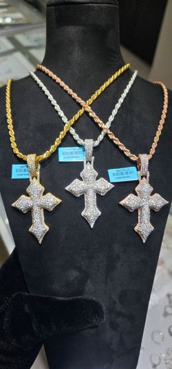 LAB DIAMONDS 💎  SOLID CROSS WITH FREE ROPE CHAIN
