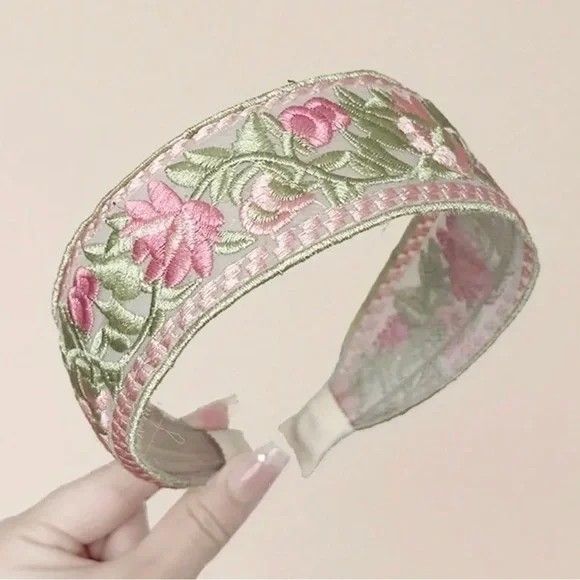 Elegant Vintage-Inspired Embroidered Floral Headband