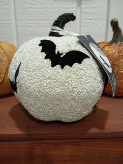 Super Cute Beaded Sparkly Pumpkin
