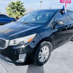 2016  Kia Sedona  Clear ! Great Condition !!  Low Miles !! 