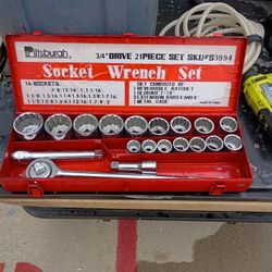 SOCKET WRENCH SET (PITTSBURGH) WITH METAL CASE 