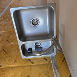 Double Sink And Faucet