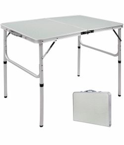 Folding camping table