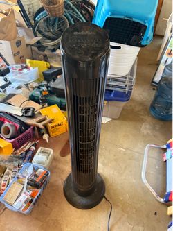 Standing tower fan
