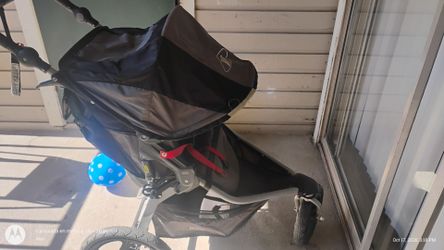 Bob stroller worth $650 selling for $250