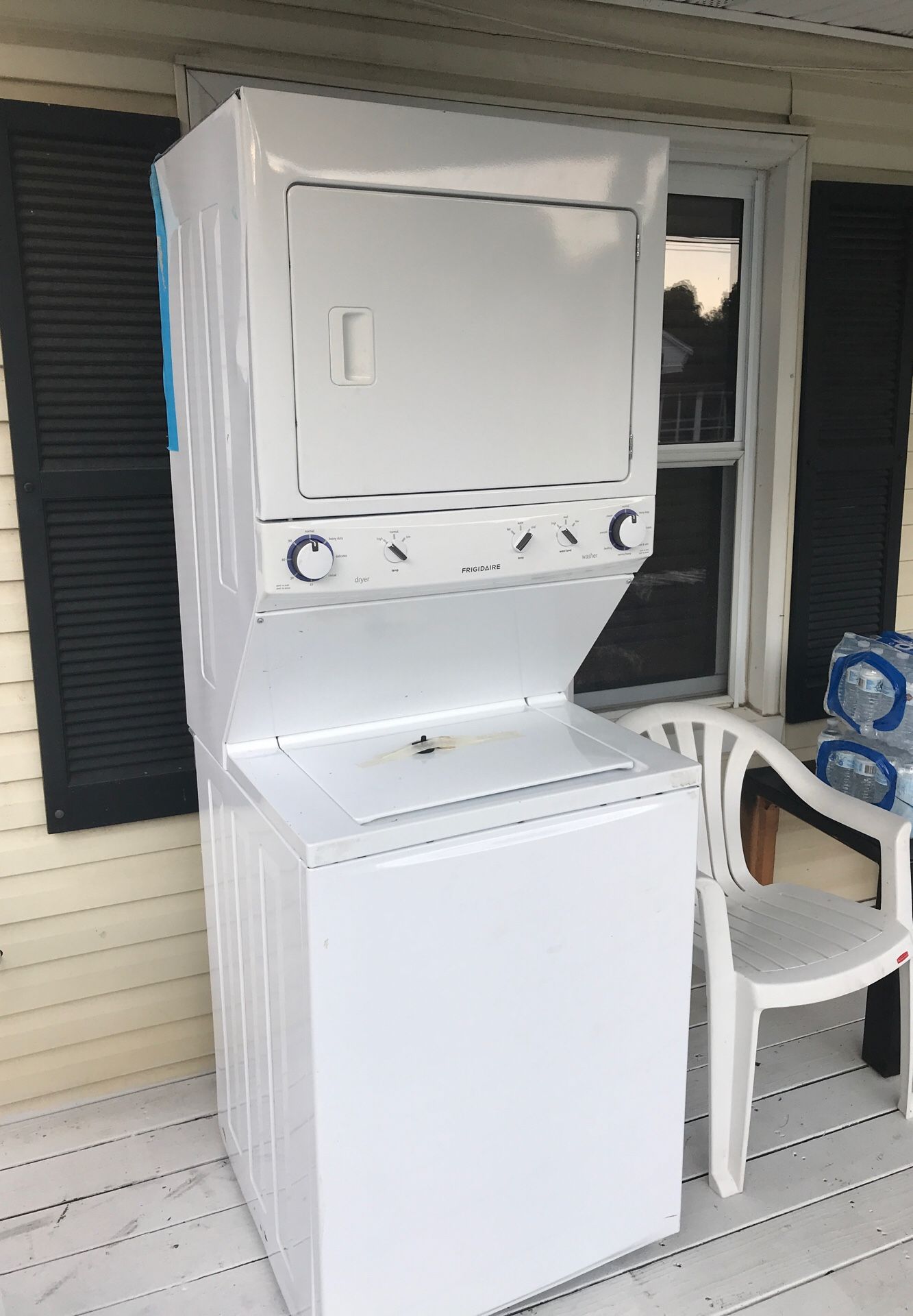 Frigidaire stackable washer and dryer $100