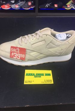 Reebok classic men’s 8,8.5,9.5,-12