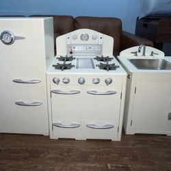 Vintage Retro Pottery Barn Kids Kitchen Set