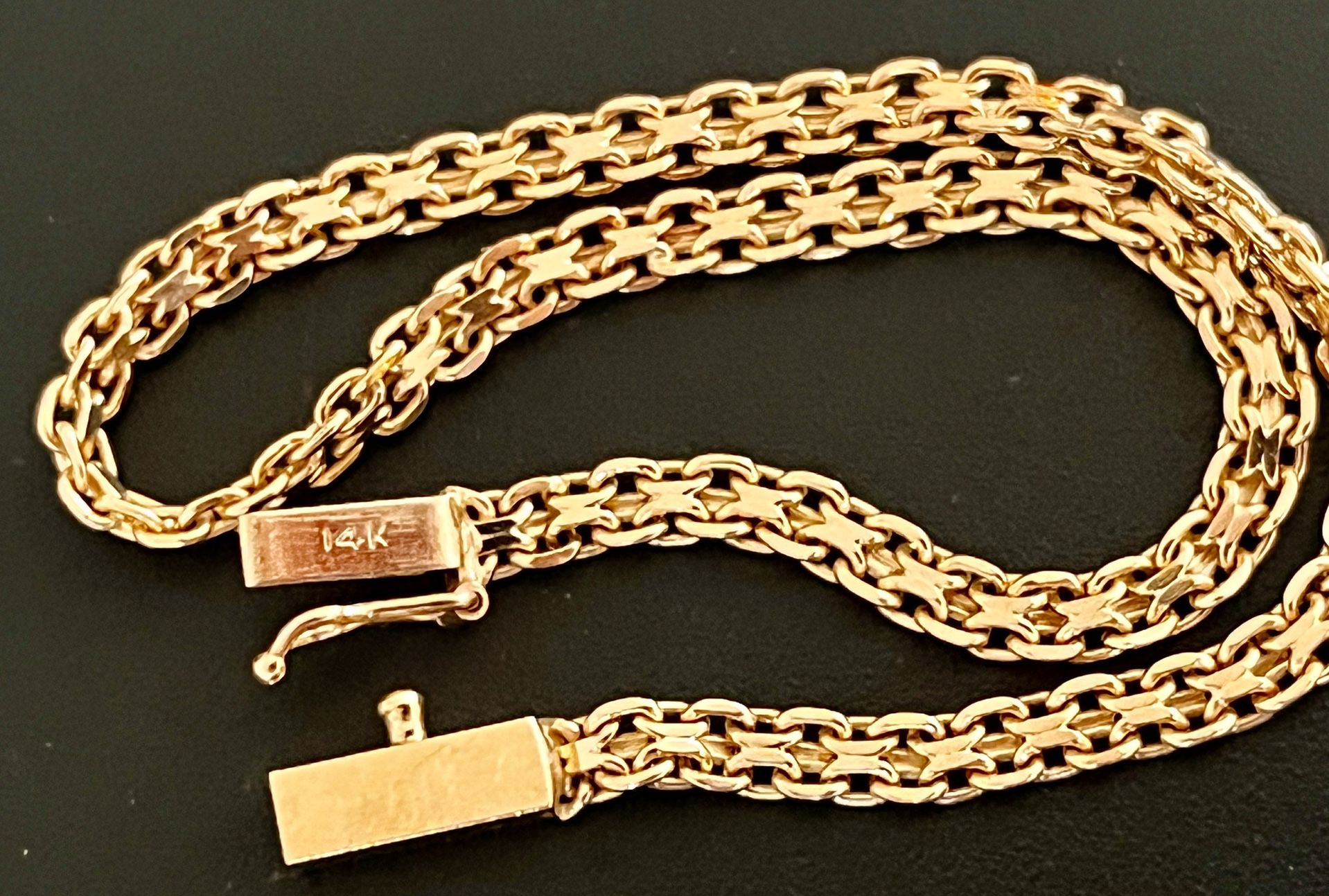 Ladies 14K Solid Gold 7" X Link Bracelet with Double Locking Box Clasp