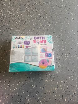 Alex spa bath bomb maker