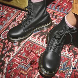 Dr. Martens 1460 Pascal Zipper Boot