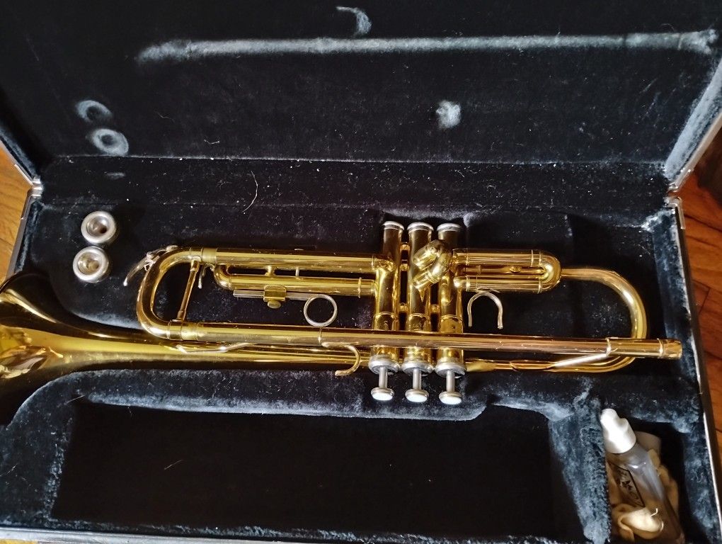 Yamaha Ytr2335 Trumpet 