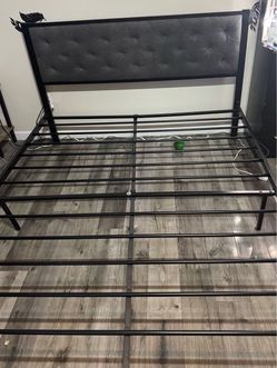 Queen bed/ Cama Queen