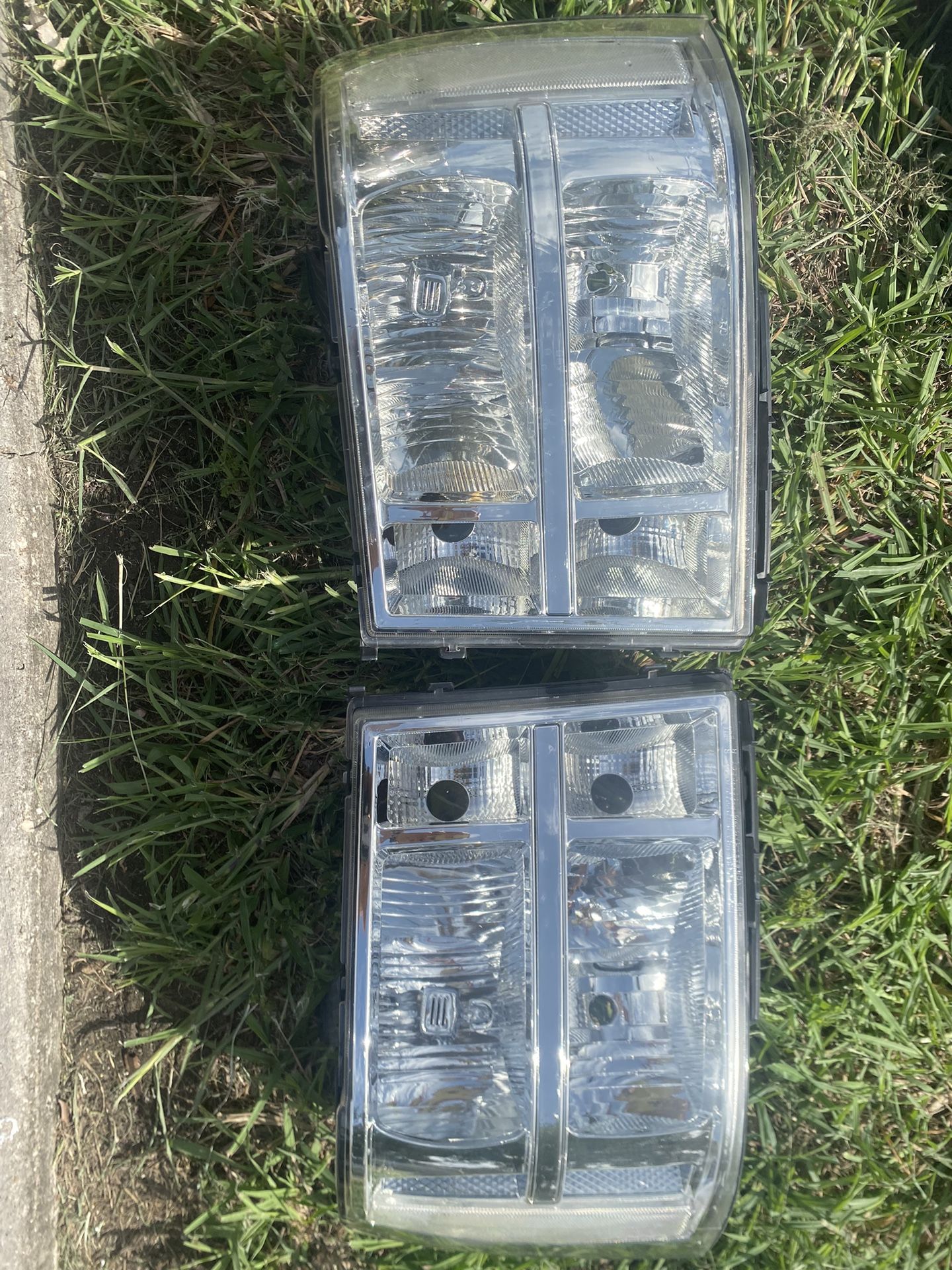 07-13 Gmc Headlights