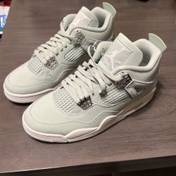 Sea Foam Retro Jordan 4’s 160 SIZE 9.5 Men’s /10.5 Women’s 