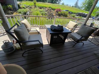4 chair set with table top fire