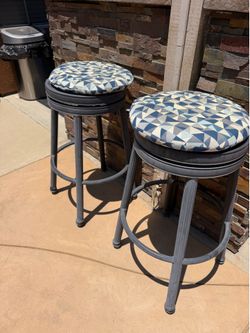 4 Bar Stools
