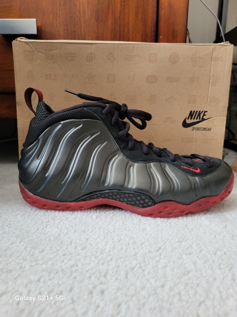 2010 Foamposite Cough Drop Size 10.5 Men s shoes