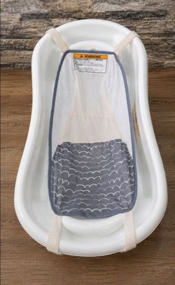 Frida Baby 4-in-1 Bathtub + Hatch Grow Smart Changing Pad – Excellent condition