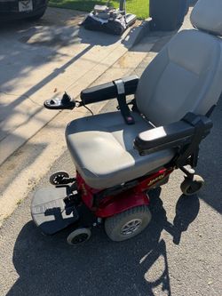 Jazzy select wheelchair new batteries includes charger