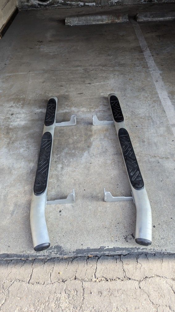 01 02 Nissan Xterra SE Running Board
