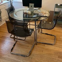 glass table & 2 Chairs! 