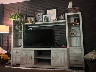 Ashley’s - Bellaby 4-Piece entertainment center