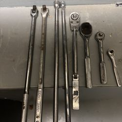 1/2 , 3/8, 1/4 Inch Ratchet And Extensions 