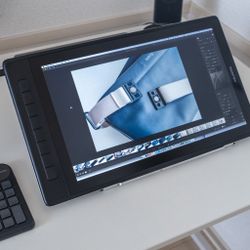 Huion Kamvas 16 Pro (2.5k) with Huion Keydial Mini
