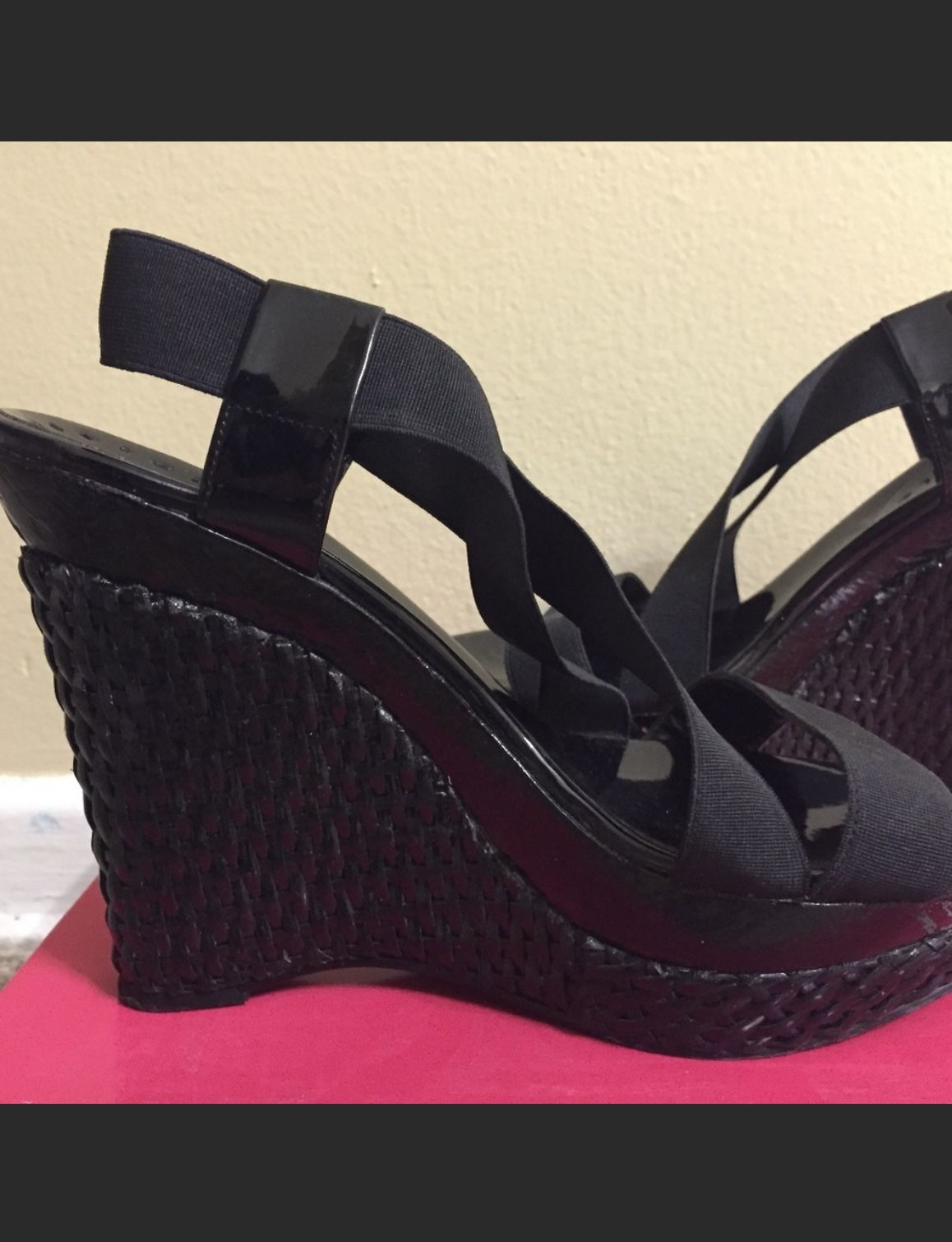 BCBGMAXAXZRIA Wedges Size 8