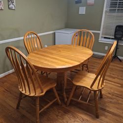Dining room table and chairs 