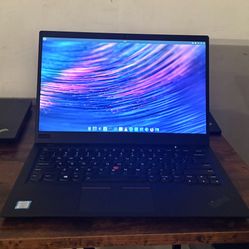X1 Carbon 8th gen – 500GB SSD, new battery 100%, Wi-Fi 7 