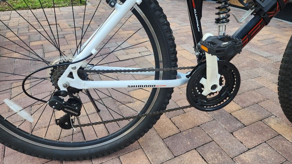 V2100 Genesis Mountain Bike For Sale In Pompano Beach FL OfferUp