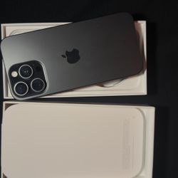 Apple iPhone 15 Pro Max 256GB Black Titanium Unlocked